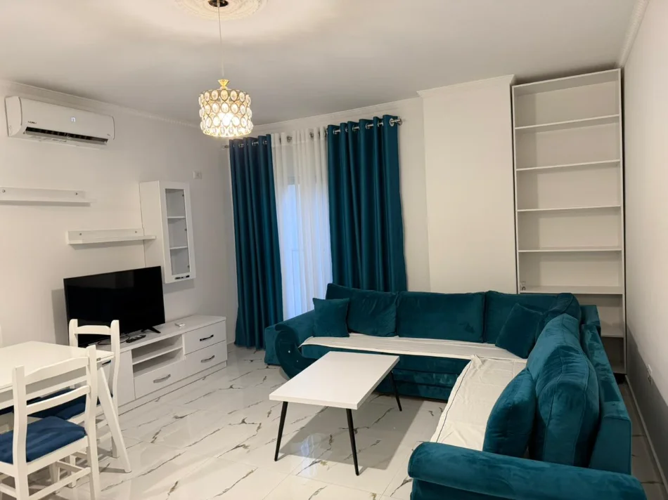 Tirane, jepet me qera apartament 1+1 Kati 2, 60 m² 450 € (Rruga Sokrat Miho)