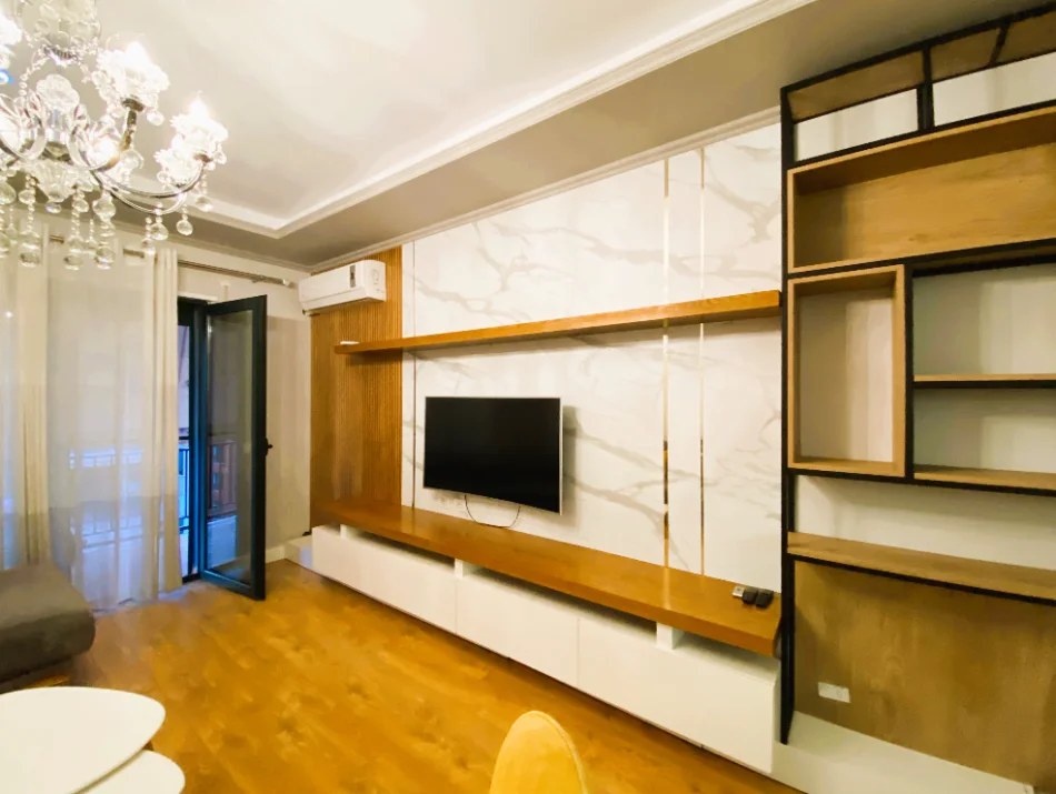 Tirane, jepet me qera apartament 3+1+Aneks+Ballkon Kati 5, 113 m² 881 € 