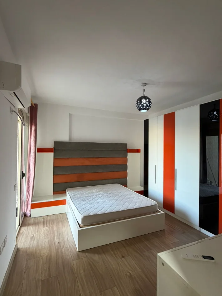 Tirane, jepet me qera apartament 2+1 Kati 8, 90 m² 550 € (Rruga Tom Plezha)
