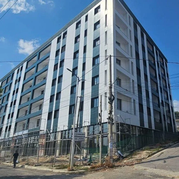 Tirane, shitet apartament 2+1+Ballkon , 114 m² 142.500 € (Paskuqan)