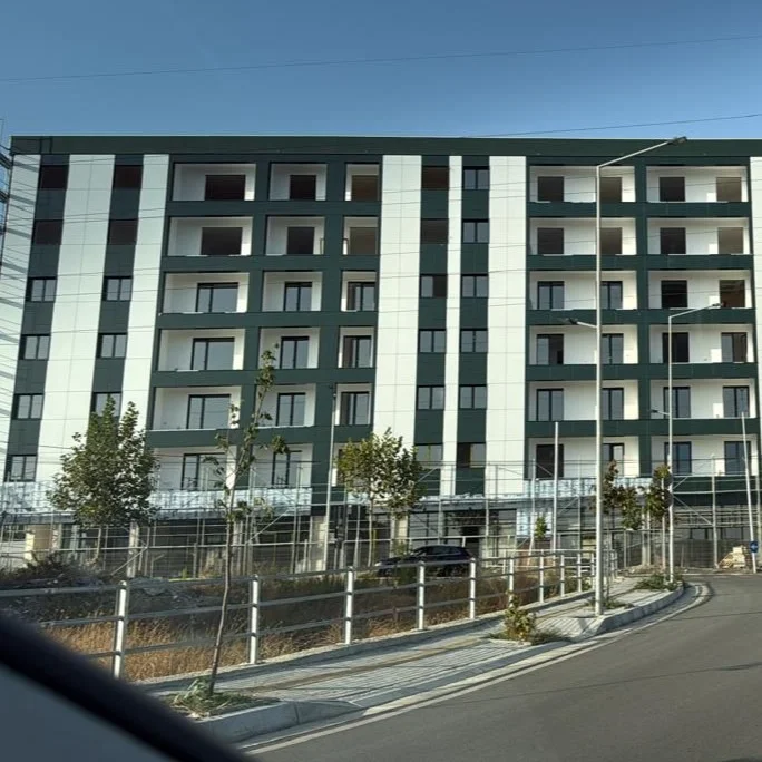 Tirane, shitet apartament 2+1+Ballkon , 114 m² 142.500 € (Paskuqan)