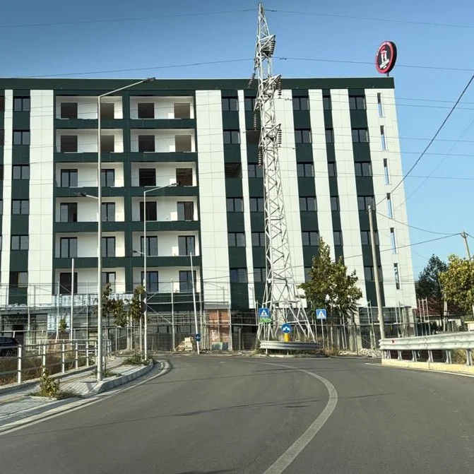 Tirane, shitet apartament 2+1+Ballkon , 114 m² 142.500 € (Paskuqan)