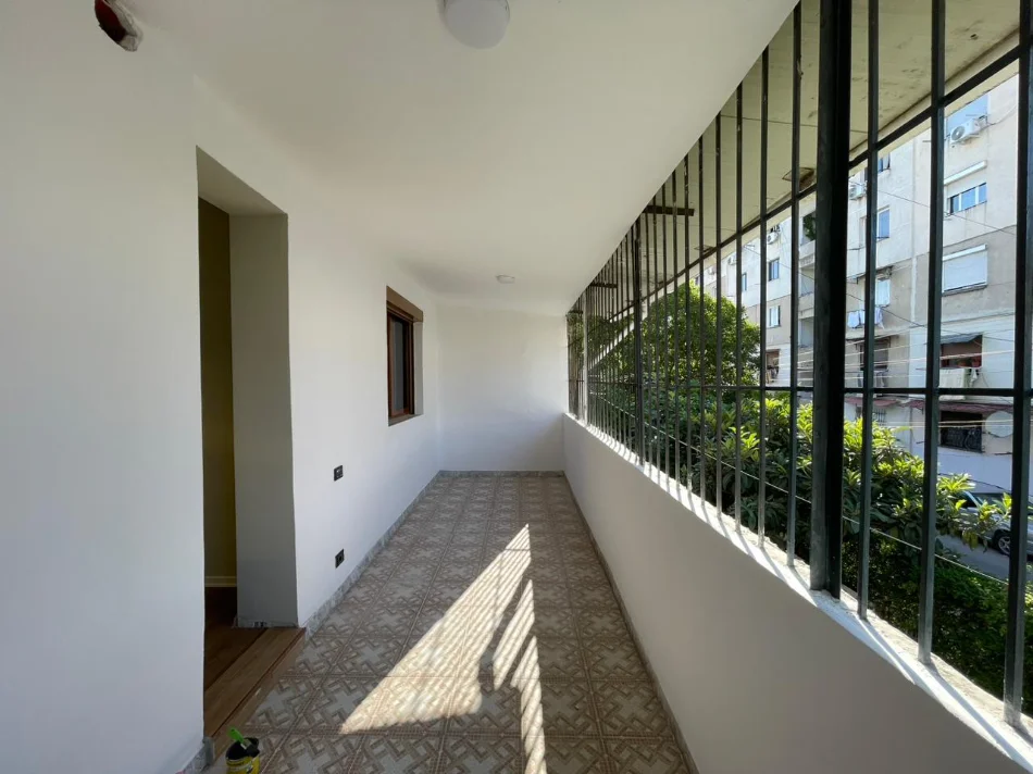 Tirane, shes apartament 2+1 Kati 2, 74 m² 145.000 € (Ali dem)