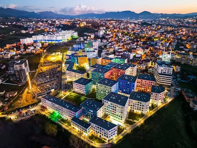 Tirane, shitet apartament 2+1 Kati 2, 150.000 € (Kompleksi Mangalem 21)