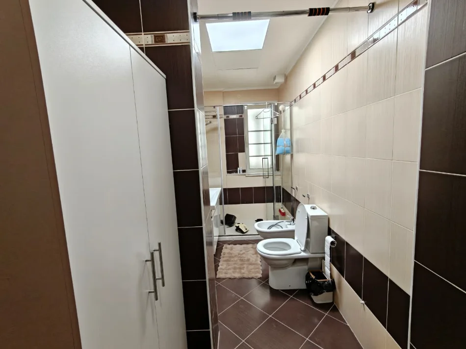 Tirane, shitet apartament 3+1 Kati 4, 126 m² 365.000 € (Liqeni i Thate)