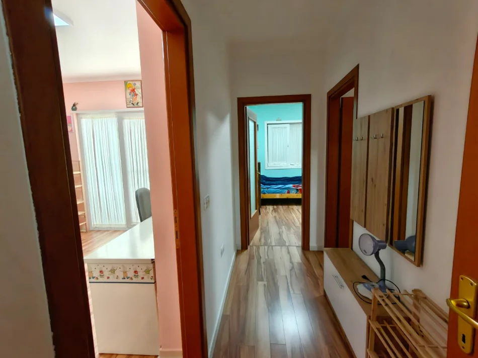 Tirane, shitet apartament 3+1 Kati 4, 126 m² 365.000 € (Liqeni i Thate)