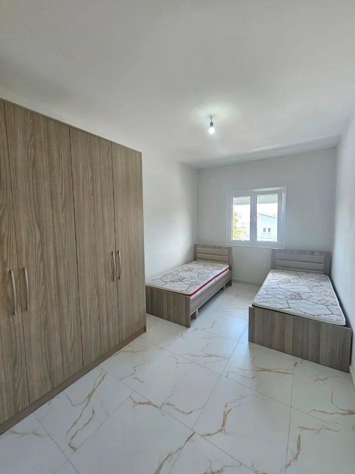 Durres, jepet me qera apartament 2+1+Aneks+Ballkon Kati 3, 100 m² 350 € 