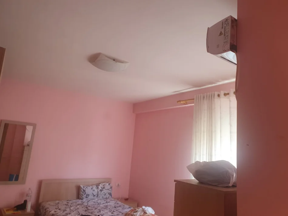 Tirane, jepet me qera apartament 1+1+Ballkon Kati 6, 70 m² 650 € 