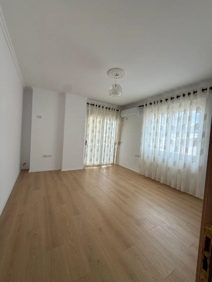 Tirane, shitet 2+1+Ballkon Kati 2, 88 m², Fresk, Rruga e Dajtit, 🏷️ Çmimi: 13.500.000 Leke