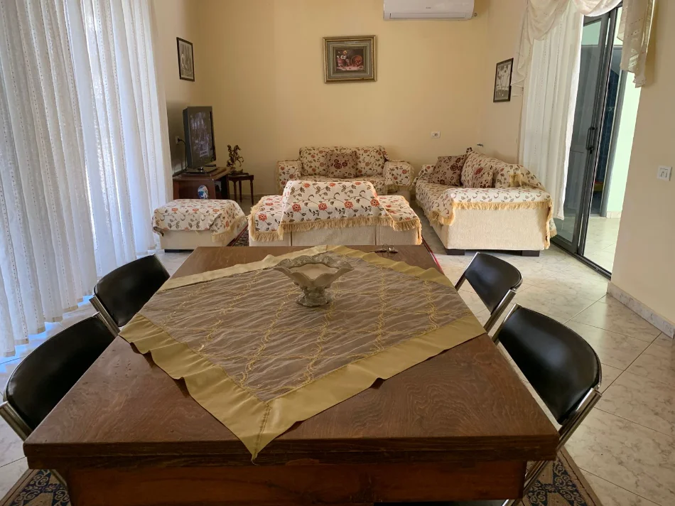 Tirane, jepet me qera apartament 2+1 Kati 2, 150 m² 450 € (kodra e priftit)