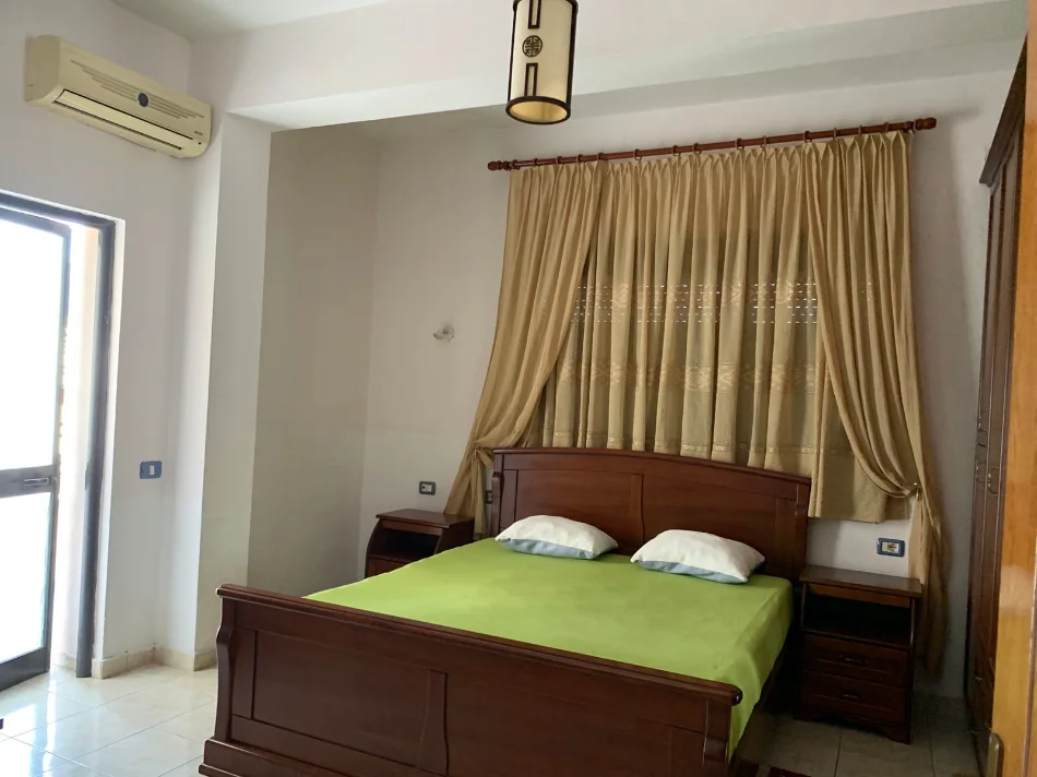 Tirane, jepet me qera apartament 2+1 Kati 2, 150 m² 450 € (kodra e priftit)