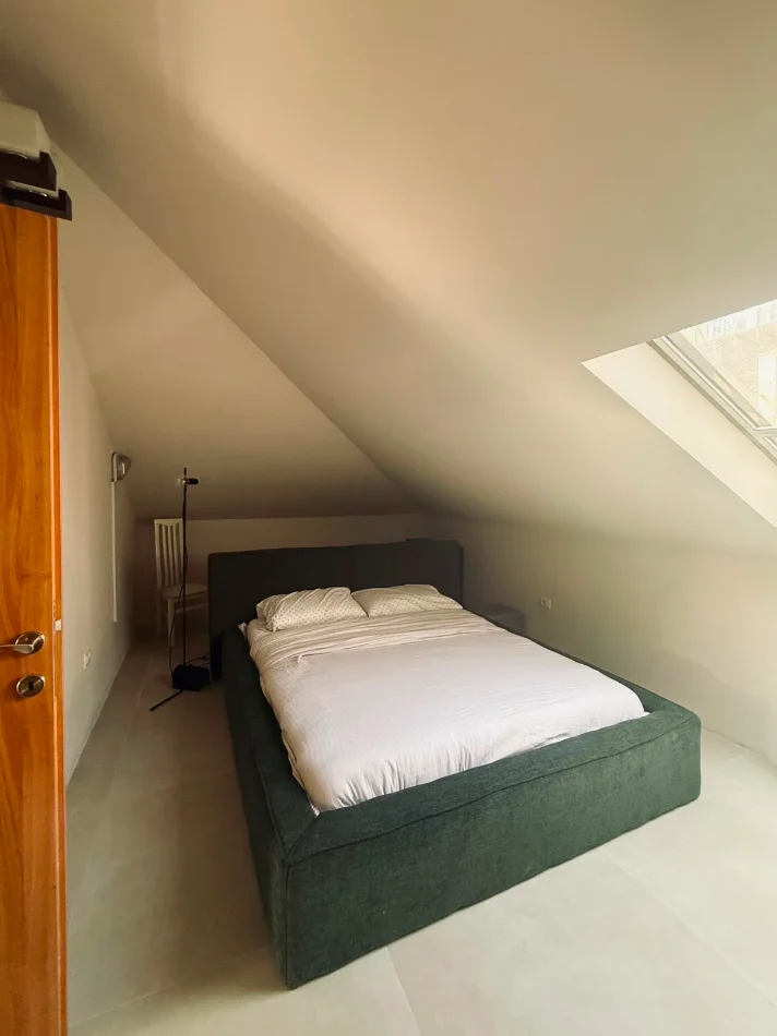 Tirane, jepet me qera apartament duplex Dublex Kati 1, 180 m² 800 € (Sauk, prane rezidences Porta e Gjelber)