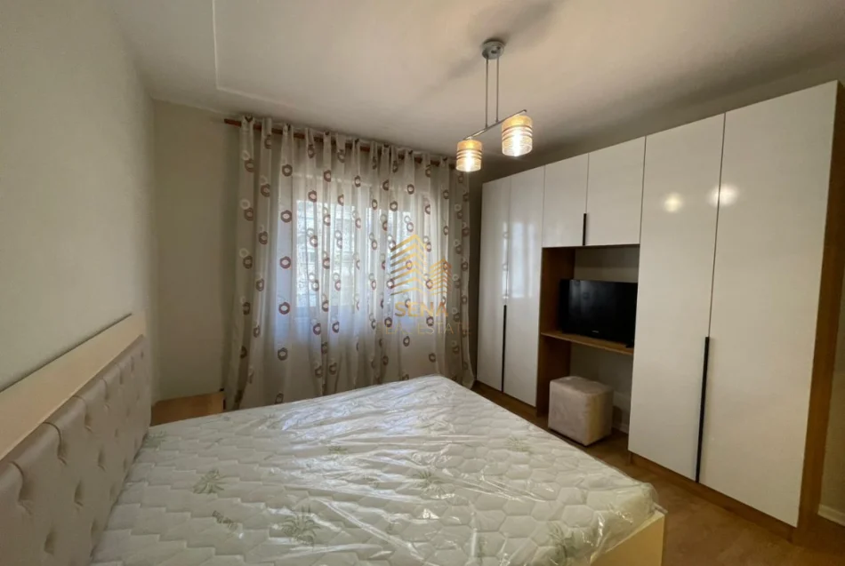 Tirane, shitet apartament 2+1+Ballkon Kati 2, 74 m² 145.000 € (Ali Demi)