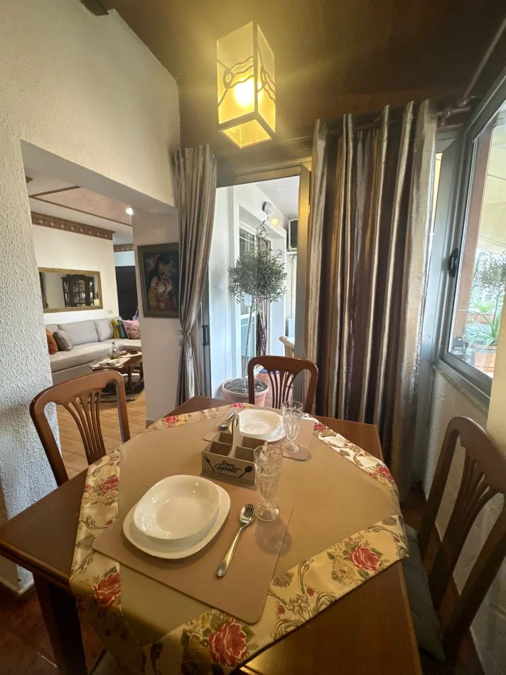JEPET ME QERA APARTAMENT SHUME I BUKUR  TEK PAZARI I RI , 650 EURO