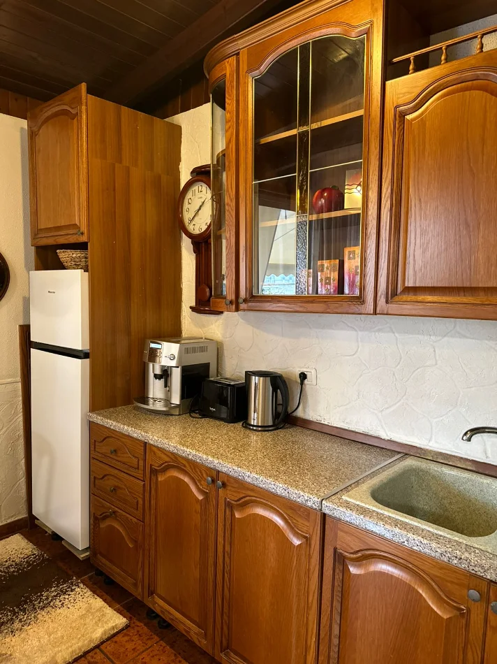 JEPET ME QERA APARTAMENT SHUME I BUKUR  TEK PAZARI I RI , 650 EURO