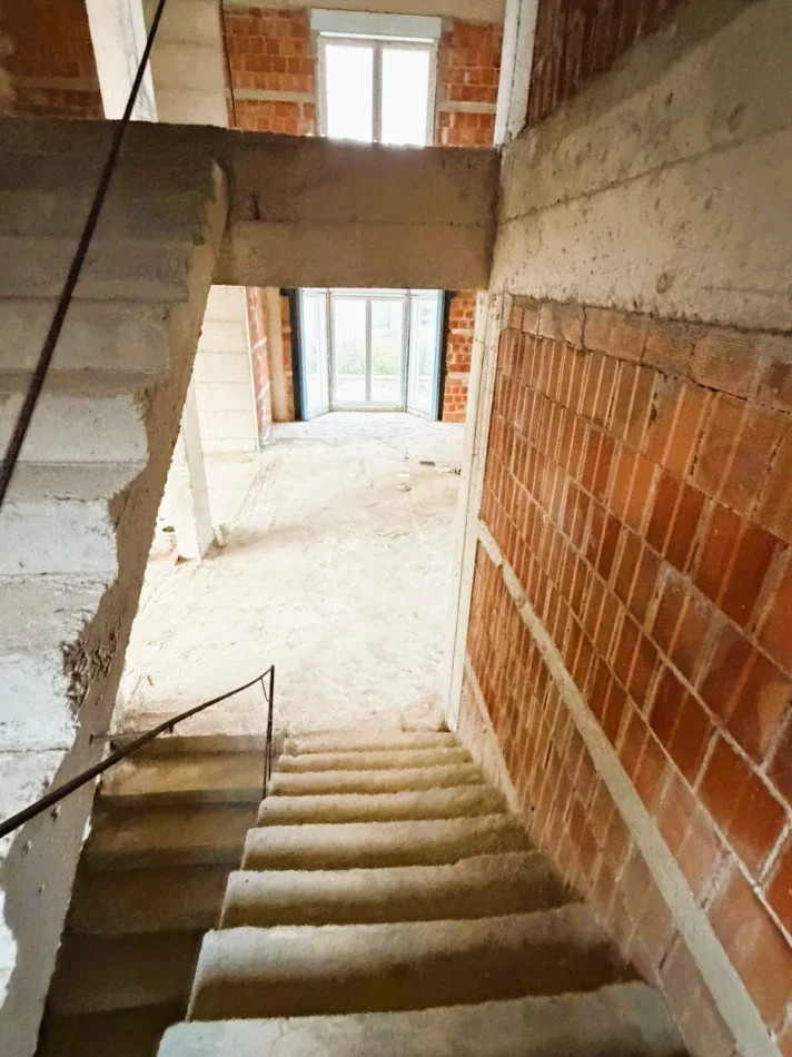 Tirane, shitet Vile Vile 3 Katshe , 1.295 m² 1.650.000 € 