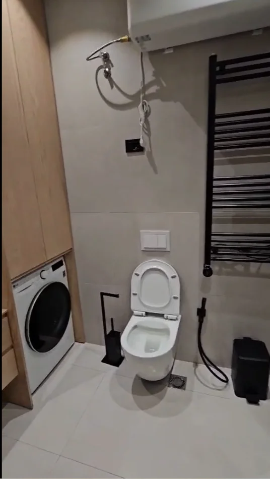 Tirane, jepet me qera apartament 1+1+Ballkon Kati 8, 1.050 € (Rruga Mine Peza)