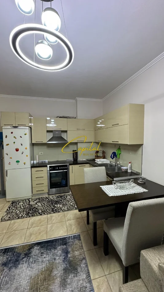 Tirane, jepet me qera apartament 2+1 Kati 5, 85 m² 500 € (ASTIR)
