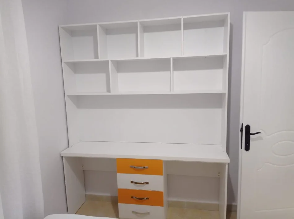 Tirane, jepet me qera apartament 2+1 Kati 2, 80 m² 520 € (PORCELANI)