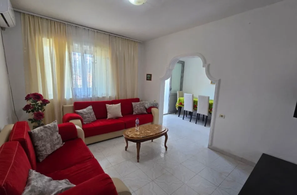 Tirane, jepet me qera apartament 1+1 Kati 5, 60 m² 330 € 