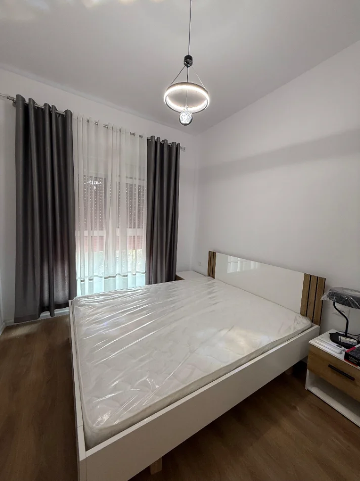 JEPET ME QIRA Apartament 1+1+bllk  📍Rezidenca Kadiu, Ali Dem 💶 Çmimi: 450€