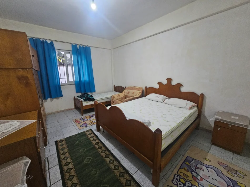 Tirane, jepet me qera apartament 1+1 Kati 1, (Materniteti i Ri)