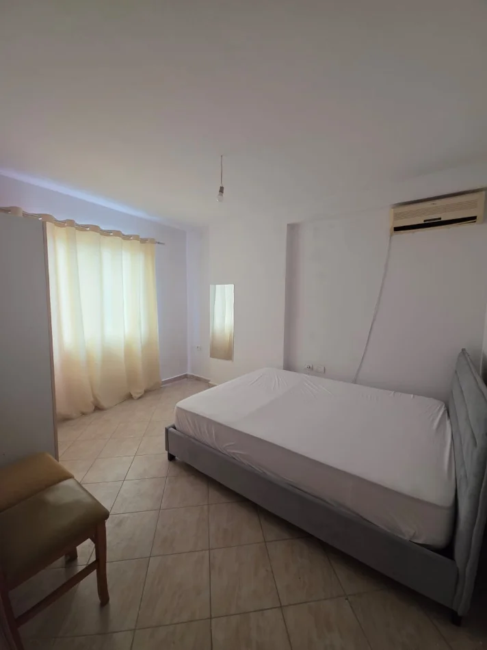Tirane, jepet me qera apartament 1+1+Ballkon Kati 7, 63 m² 330 € (Rruga Thoma Koxhaj)