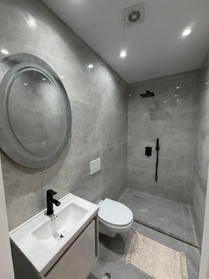 Tirane, shitet apartament 1+1+Ballkon Kati 5, 60 m² 118.000 € (astir)