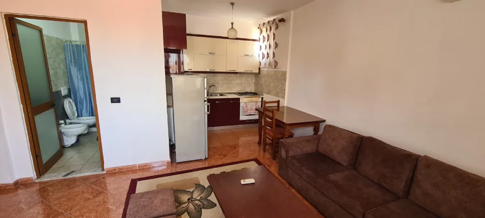Tirane, jepet me qera apartament 2+1 Kati 2, 80 m² 500 € (vila gold)