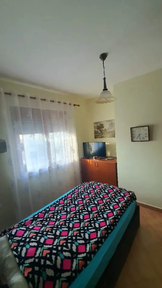 Tirane, jepet me qera apartament 1+1 Kati 8, 40 m² 370 € (5 Maj)