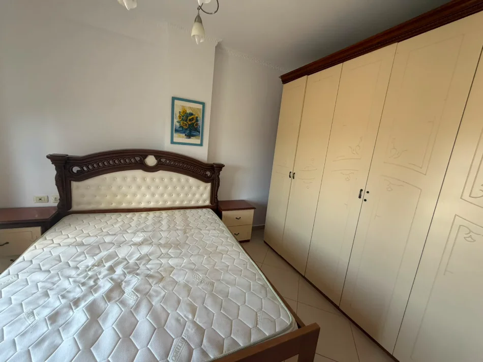Tirane, jepet me qera apartament 1+1+Ballkon , 65 m² 400 € (ASTIR)