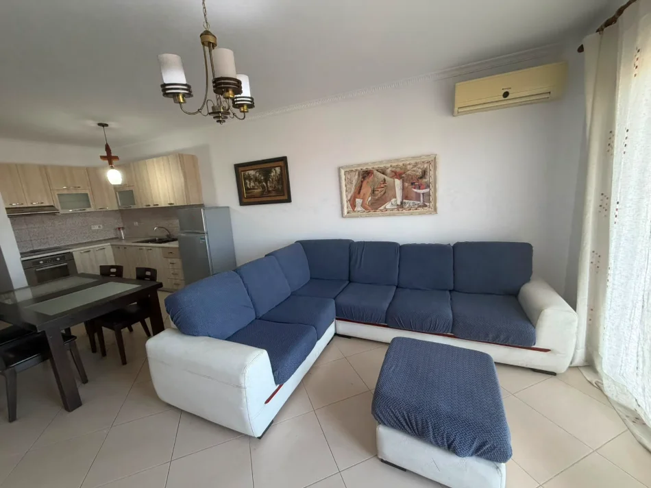Tirane, jepet me qera apartament 1+1+Ballkon , 65 m² 400 € (ASTIR)