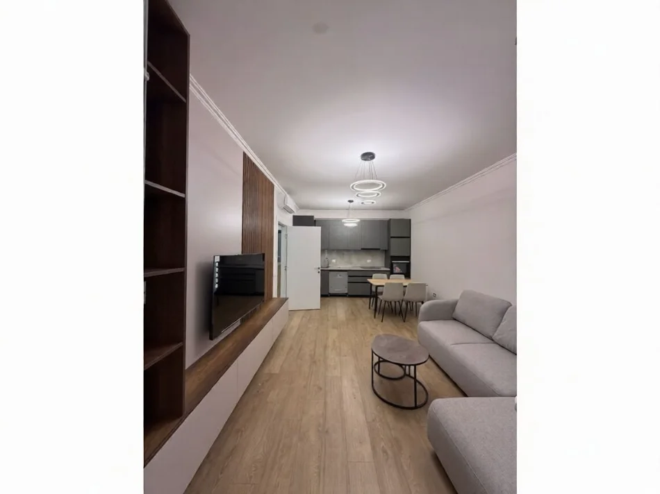 Tirane, jepet me qera apartament 1+1 Kati 2, 60 m² 800 € (Komuna e Parisit)