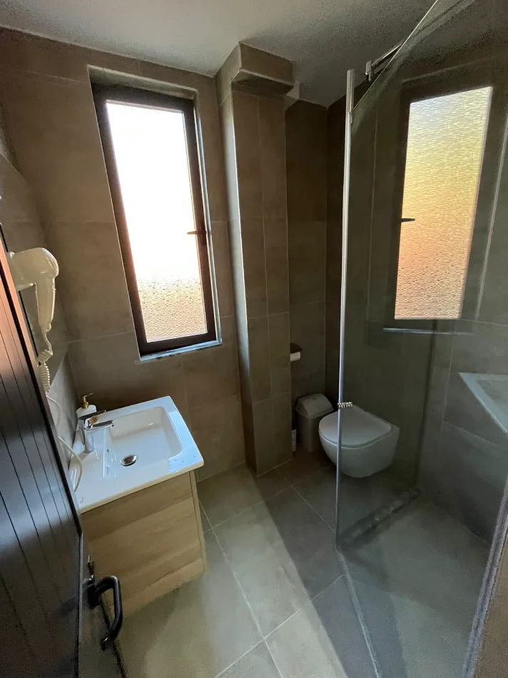 Tirane, shitet apartament 1+1 Kati 4, 30 m² (Bllok)