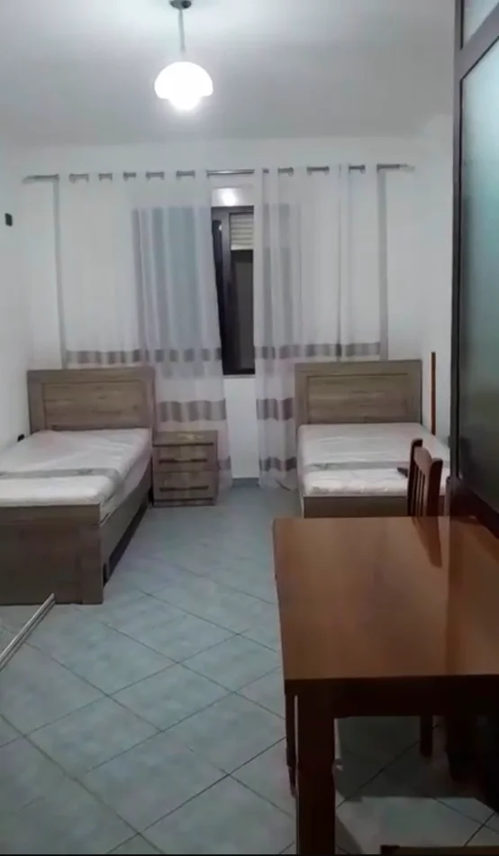 Tirane, jepet me qera garsonier 1+1 Kati 3, 40 m² 400 € 