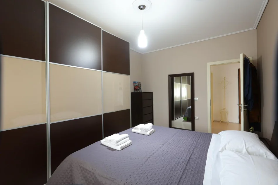 Tirane, shitet apartament 2+1+Aneks+Ballkon Kati 5, 119 m² 200.000 € (Tregu Elektrik)
