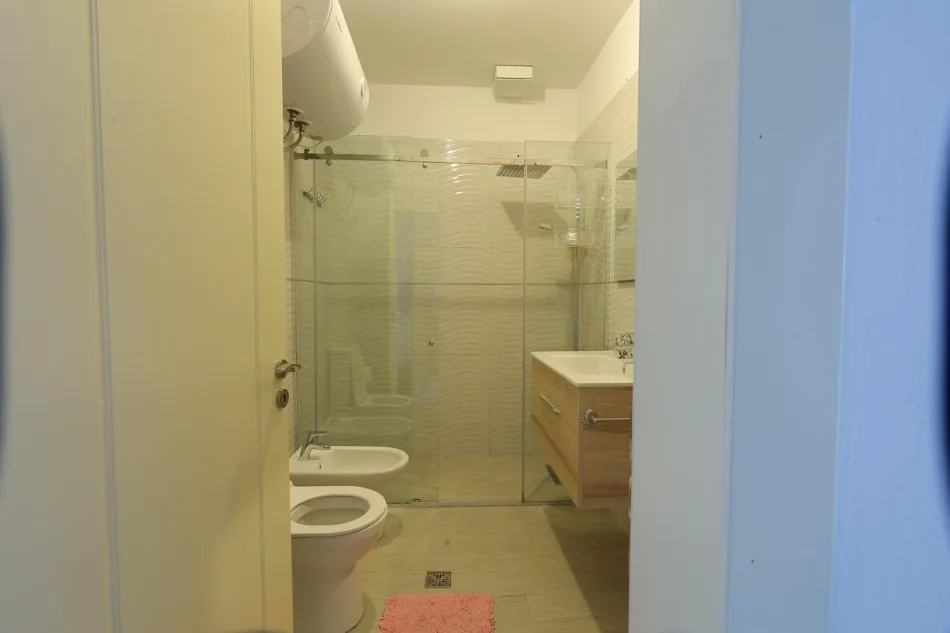 Tirane, shitet apartament 2+1+Aneks+Ballkon Kati 5, 119 m² 200.000 € (Tregu Elektrik)