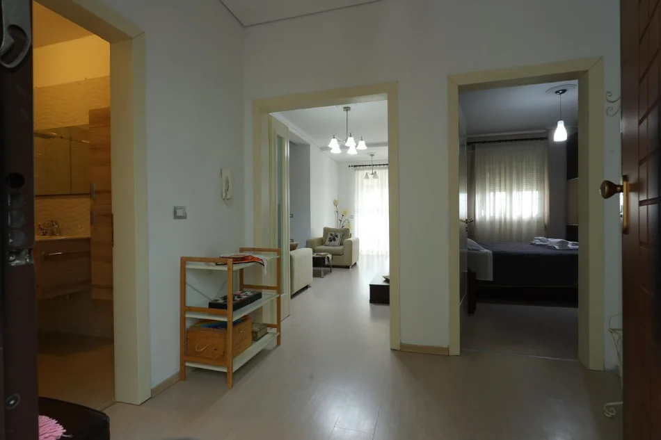 Tirane, shitet apartament 2+1+Aneks+Ballkon Kati 5, 119 m² 200.000 € (Tregu Elektrik)