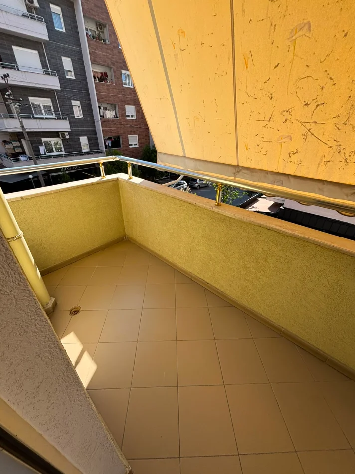 Tirane, shitet apartament 2+1 Kati 2, 85 m² 140.000 € (Fresku)