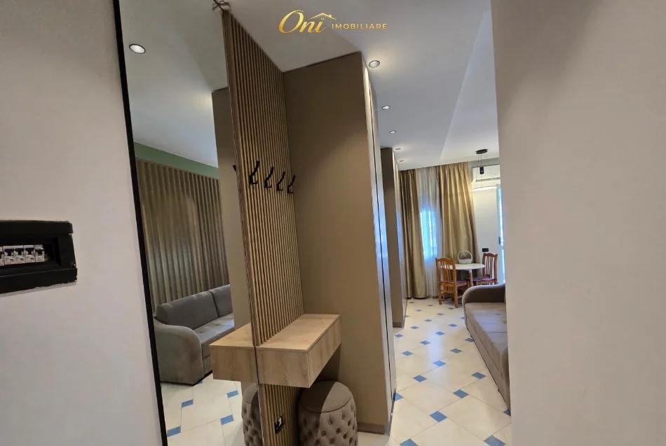 Tirane, jepet me qera garsonier Kati 3, 50 m² 380 € (PRANE BAR OSLO)