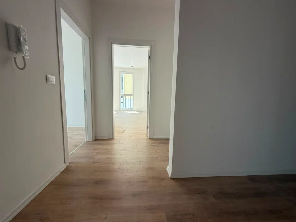 Tirane, shitet apartament 2+1 Kati 2, 85 m² 191.000 € (sauk i vjeter)
