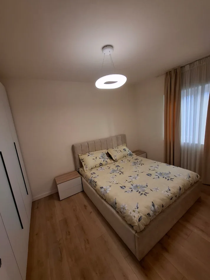 Tirane, jepet me qera apartament 2+1 Kati 4, 59 m² 600 € (Rruga e Barrikadave)