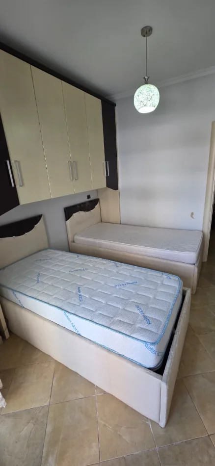 Tirane, jepet me qera apartament 2+1 , 90 m² 500 € (Astir,Prane Bohem)