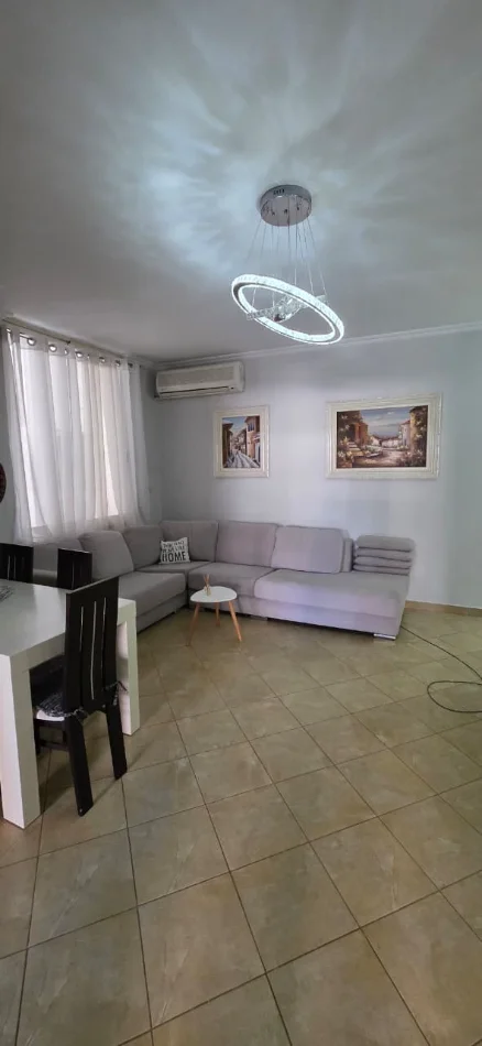 Tirane, jepet me qera apartament 2+1 , 90 m² 500 € (Astir,Prane Bohem)