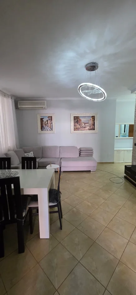 Tirane, jepet me qera apartament 2+1 , 90 m² 500 € (Astir,Prane Bohem)