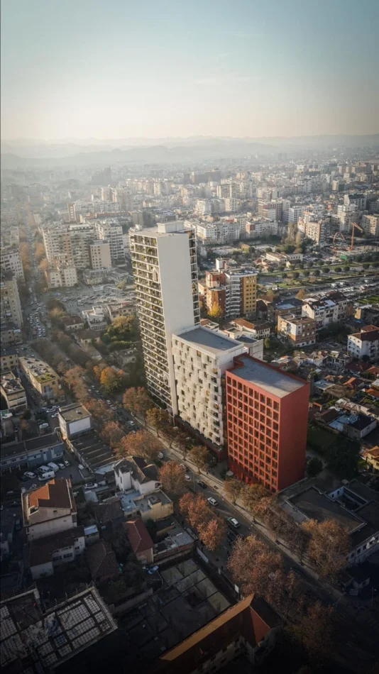 Tirane, shitet apartament 1+1+Ballkon Kati 12, 61 m² 144.910 € (Stacioni i Trenit)
