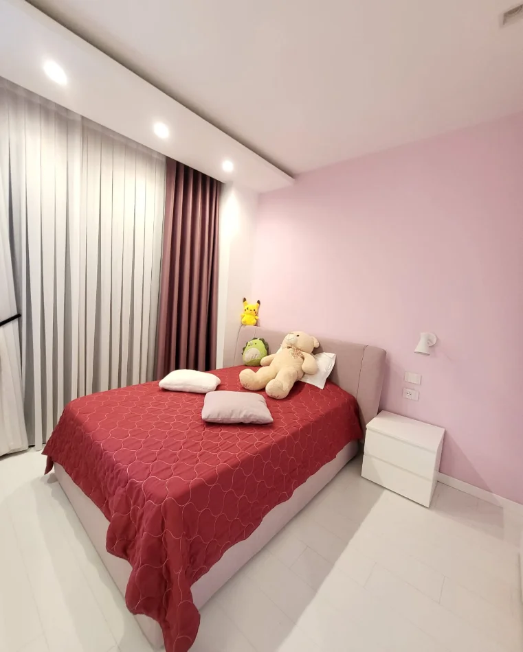 Tirane, shitet Vile Vile 2 Katshe , 309 m² 700.000 € (Liqeni i Thate)
