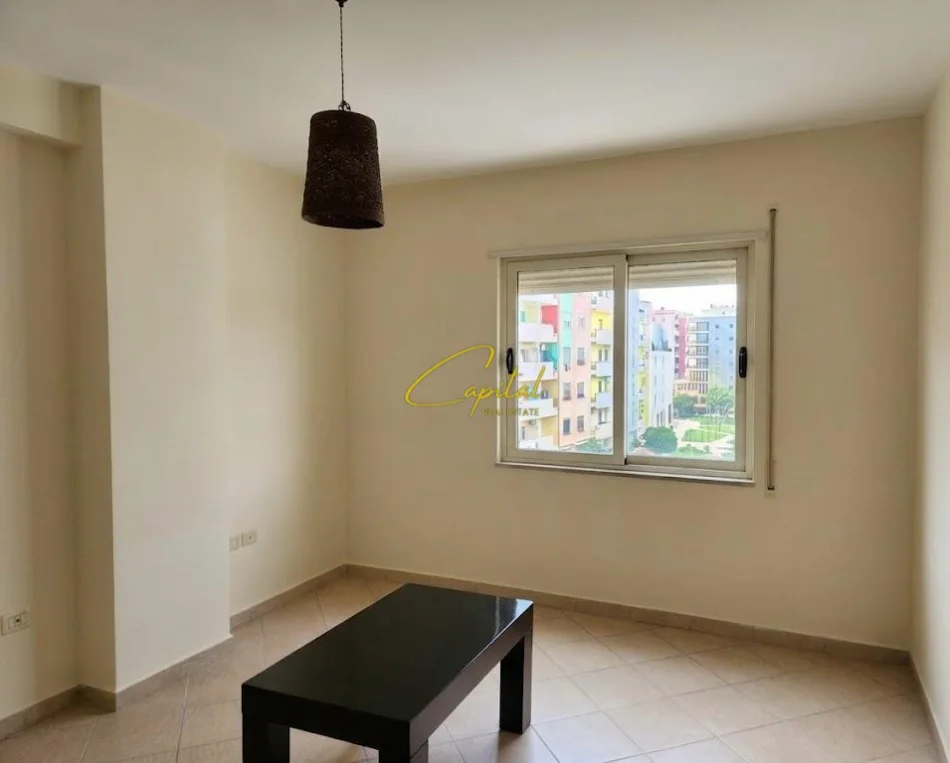 Tirane, jepet me qera apartament 2+1 Kati 3, 100 m² 550 € (ISH STACIONI TRENIT)