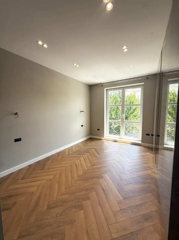 Tirane, jepet me qera Vile Vile 3 Katshe , 300 m² 6.000 € (Rolling Hills Residence)