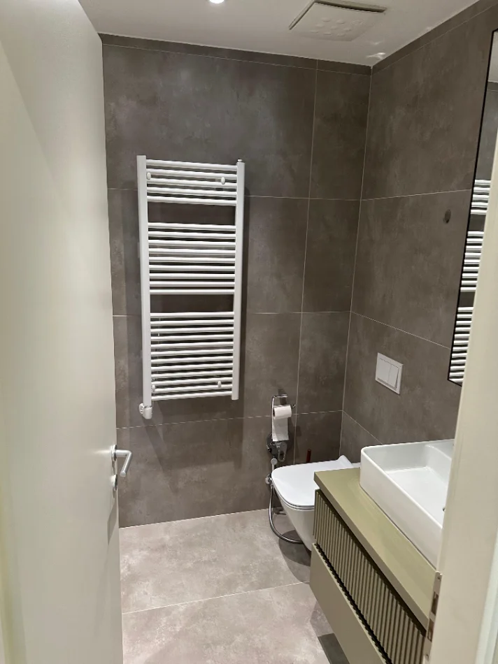 Tirane, jepet me qera apartament 2+1 Kati 5, 100 m² 1.000 € (QUARTUM RESIDENCE)